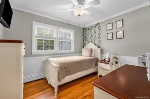 383 Munsell Rd, Patchogue, NY 11772 - Photo 14