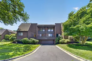 46 Acorn Pond Dr, Roslyn, NY 11576 - Photo 2