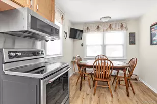 60 Oceanview Ave, Valley Stream, NY 11581 - Photo 6