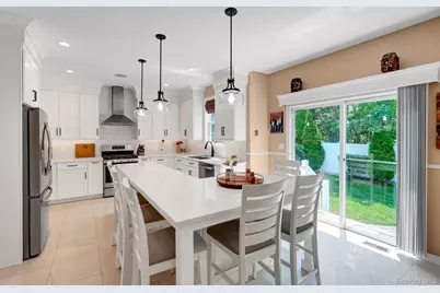 11 Scenicview Crescent, Manorville, NY 11949 - Photo 10