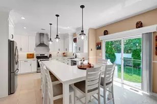 11 Scenic View Cres, Manorville, NY 11949 - Photo 10