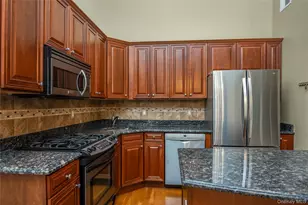 149 Maya Cir, Central Islip, NY 11722 - Photo 8