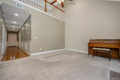 149 Maya Circle, Central Islip, NY 11722 - Photo 6