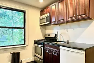 14 Beach Rd, Great Neck, NY 11023 - Photo 8