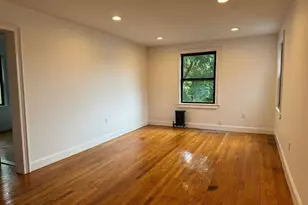 14 Beach Rd, Great Neck, NY 11023 - Photo 6
