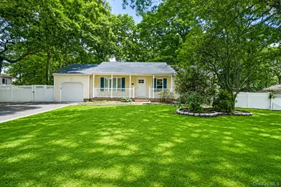 25 Heston Road, Shirley, NY 11967 - Photo 2