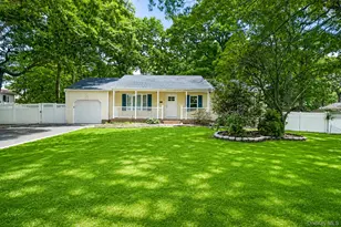 25 Heston Rd, Shirley, NY 11967 - Photo 2