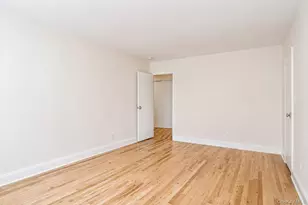 180 S Middle Neck Rd, Great Neck, NY 11021 - Photo 10