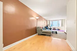 70-25 Yellowstone Blvd, Forest Hills, NY 11375 - Photo 22