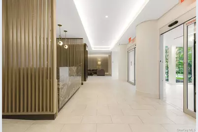 70-25 Yellowstone Boulevard #7X, Forest Hills, NY 11375 - Photo 2