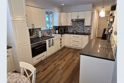 1128 N Ocean Avenue, Medford, NY 11763 - Photo 4