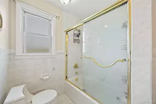 81 Avondale Rd, Yonkers, NY 10710 - Photo 18