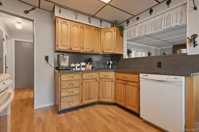 62 Linden Boulevard, Hicksville, NY 11801 - Photo 26