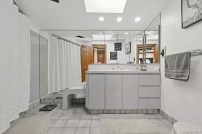 62 Linden Boulevard, Hicksville, NY 11801 - Photo 18