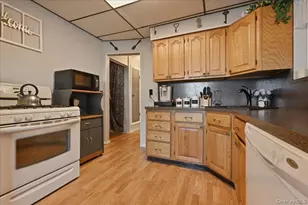 62 Linden Blvd, Hicksville, NY 11801 - Photo 28