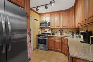 5 Sadore Ln, Yonkers, NY 10710 - Photo 10