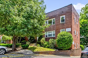 17 Leewood Cir, Eastchester, NY 10709 - Photo 2
