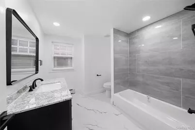 116 Meadowbrook Road, Hempstead, NY 11550 - Photo 22