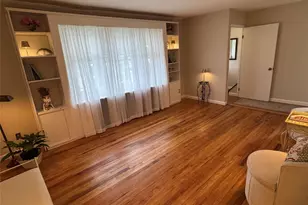 41 Mohawk Dr, North Babylon, NY 11703 - Photo 4