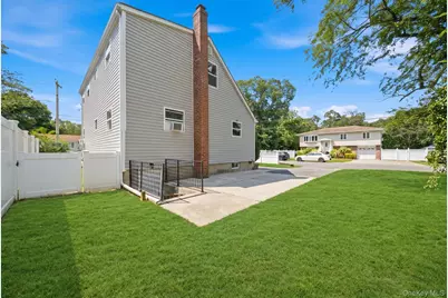 85 Schleigel Boulevard, Farmingdale, NY 11735 - Photo 26