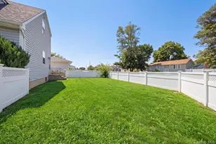 85 Schleigel Blvd, Farmingdale, NY 11735 - Photo 4