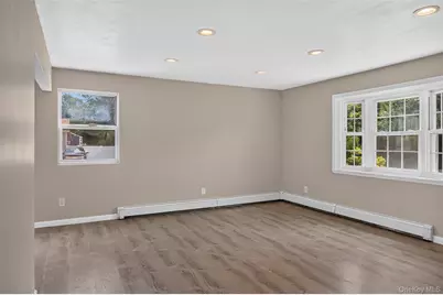 85 Schleigel Boulevard, Farmingdale, NY 11735 - Photo 6