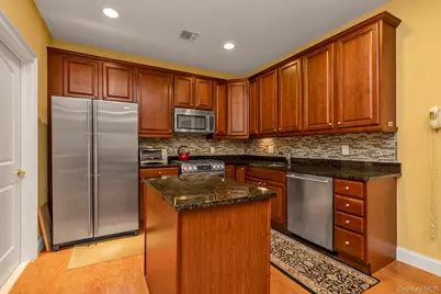 348 Trotting Lane, Westbury, NY 11590 - Photo 8