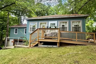 29 White St, Highland, NY 12528 - Photo 2