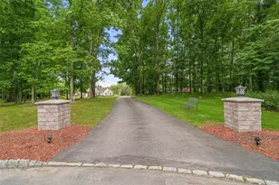 84 Pin Oak Dr, New Windsor, NY 12553 - Photo 4