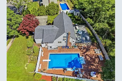 10 Arcadia Drive, Dix Hills, NY 11746 - Photo 40