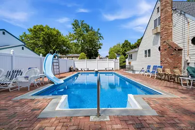 10 Arcadia Drive, Dix Hills, NY 11746 - Photo 34