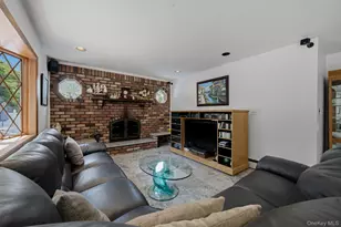 10 Arcadia Dr, Dix Hills, NY 11746 - Photo 10