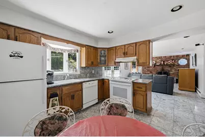 10 Arcadia Drive, Dix Hills, NY 11746 - Photo 8