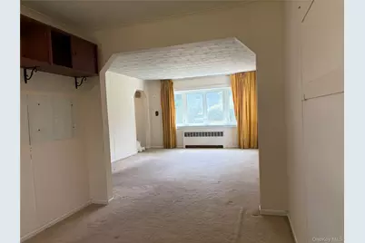 87 Parkway Drive, Westbury, NY 11590 - Photo 4
