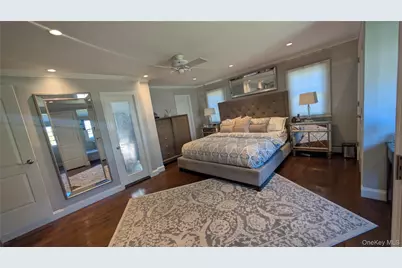 4 Harris Court, Commack, NY 11725 - Photo 10