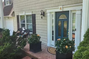4 Harris Ct, Commack, NY 11725 - Photo 2