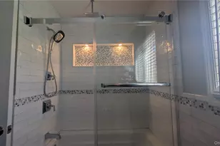 4 Harris Ct, Commack, NY 11725 - Photo 16