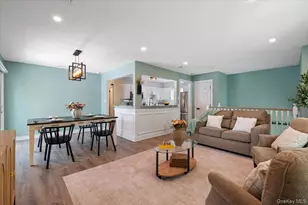330 Granada Pkwy, Lindenhurst, NY 11757 - Photo 6