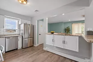 330 Granada Pkwy, Lindenhurst, NY 11757 - Photo 14