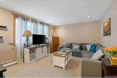 330 Granada Parkway, Lindenhurst, NY 11757 - Photo 24