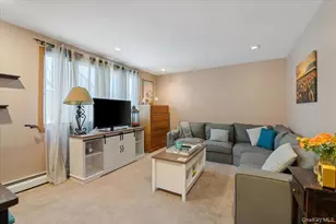330 Granada Pkwy, Lindenhurst, NY 11757 - Photo 24