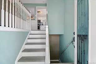 330 Granada Pkwy, Lindenhurst, NY 11757 - Photo 20
