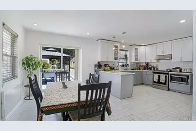 143 S Montgomery St, Valley Stream, NY 11580 - Photo 10