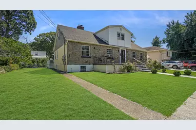 143 S Montgomery St, Valley Stream, NY 11580 - Photo 2