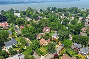 2-55 Manor Rd, Douglaston, NY 11363 - Photo 38