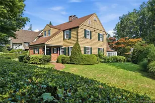 2-55 Manor Rd, Douglaston, NY 11363 - Photo 2