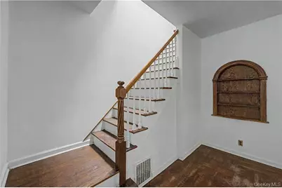 138 Van Cortlandt Park S, Bronx, NY 10463 - Photo 20