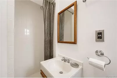 138 Van Cortlandt Park S, Bronx, NY 10463 - Photo 30