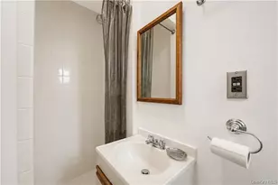 138 Van Cortlandt Park S, Bronx, NY 10463 - Photo 30