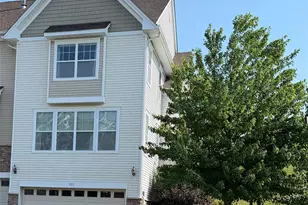 2012 Hawthorn Way, New Windsor, NY 12553 - Photo 2